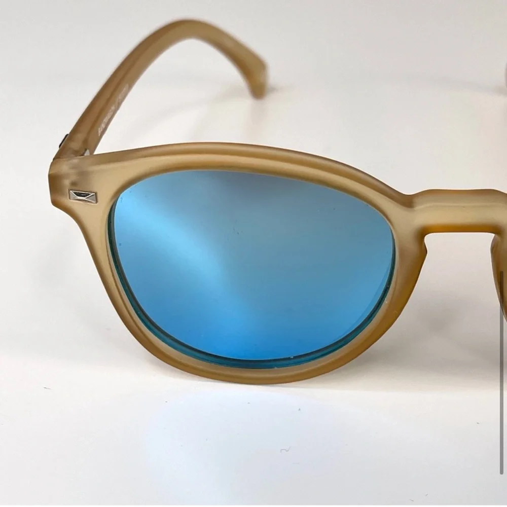 LE SPECS Bandwagon Sunglasses NEW Raw Sugar Frame With Blue Mirror Lens